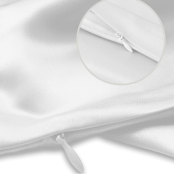 2 Silk Pillowcases - Picture 3 of 16